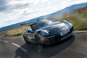 Porsche 911 Targa 4 GTS 2017 года (UK)